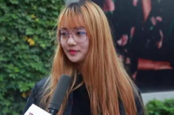 街头访谈山东小姐姐,展现独特魅力与生活态度